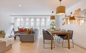 C26 Gorgeous 4 Bdrm Apartament In Plaza Uncibay